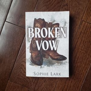 EUC Romance Novel🔥